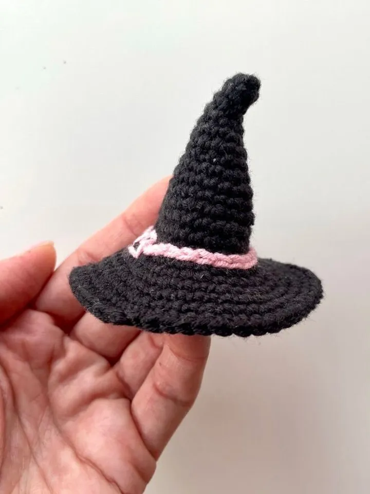 Crochet pattern halloween set: voodoo bat pumpkin hat, amigurumi halloween decor, creepy keychain, English PDF