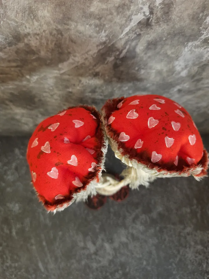 Couple in love Creepy mushrooms for Valentines day decor Gothic Halloween decor Skull mushroom figurine Spooky couple gift Gothic love decor