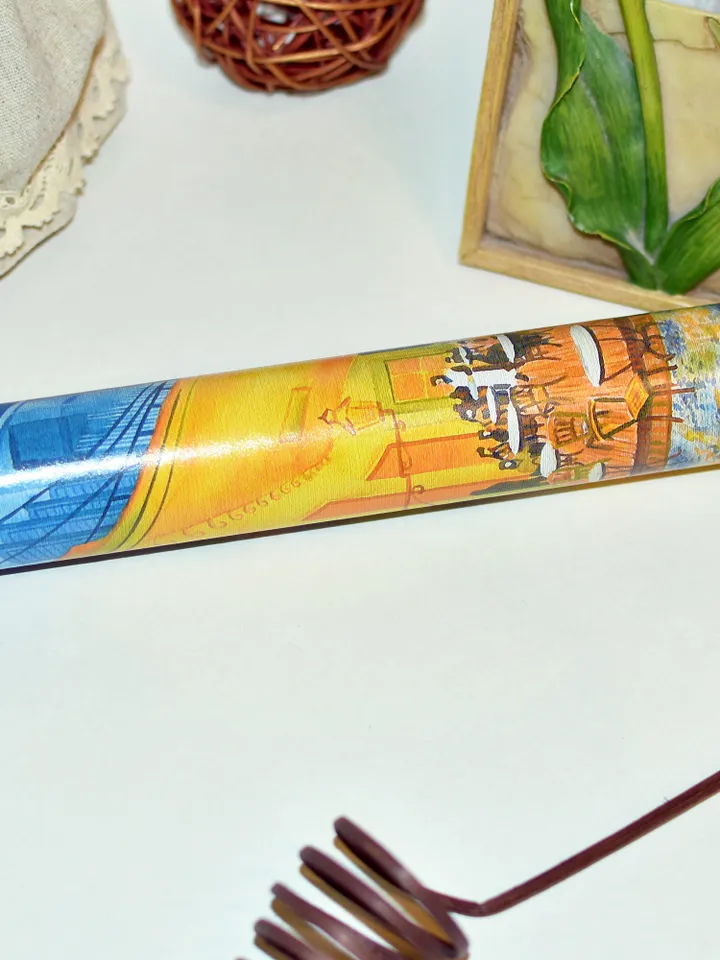 Vincent van gogh kaleidoscope as art teacher gift. Stress relief gifts for art therapy and gifts for dad from daughter.