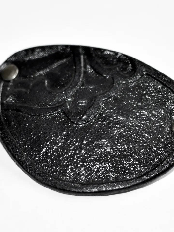 Black leather eye patch to pirate cosplay costume, pirate eye patch to custom cosplay costume.