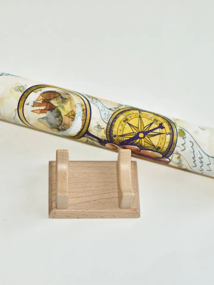 Roommate gift, kaleidoscope for pirate lover, friendship gift with map print vintage, history teacher gift for stress relief.