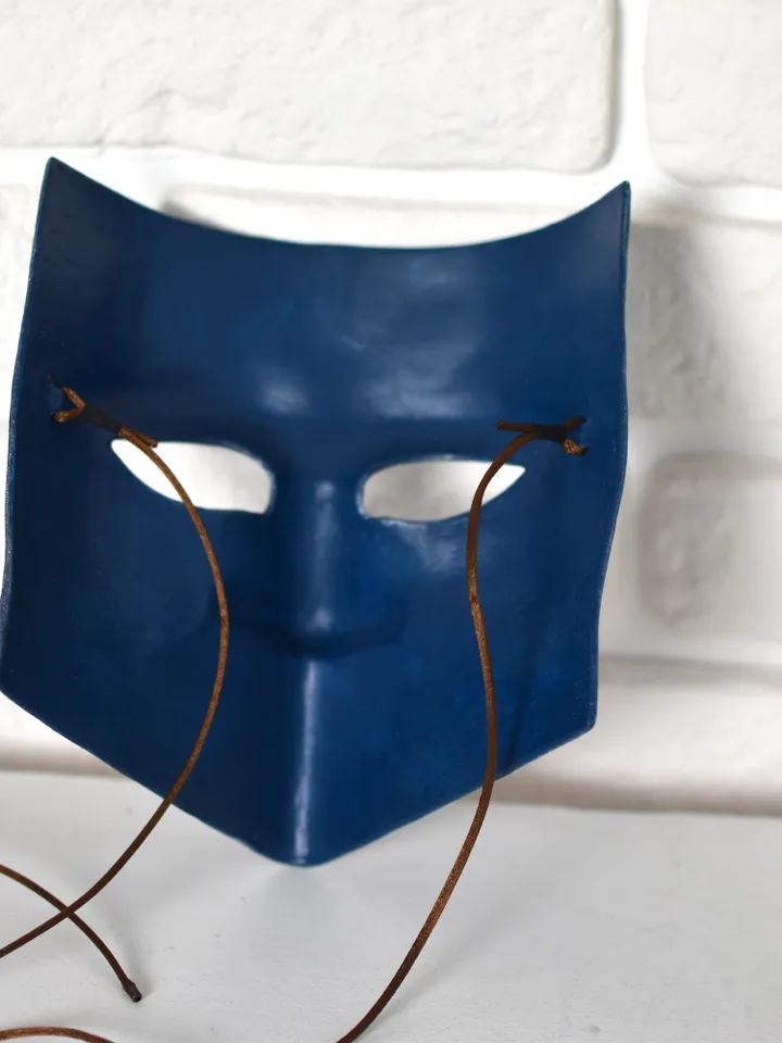 Masquerade mask to halloween costume. Bauta Venetian mask. Full face halloween mask to masquerade costume.