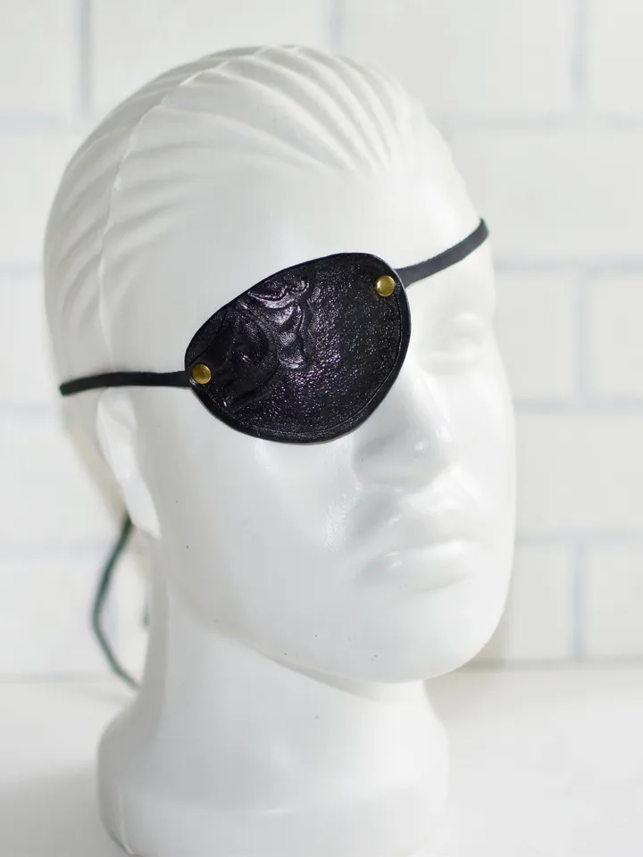 Black leather eye patch to pirate cosplay costume, pirate eye patch to custom cosplay costume.