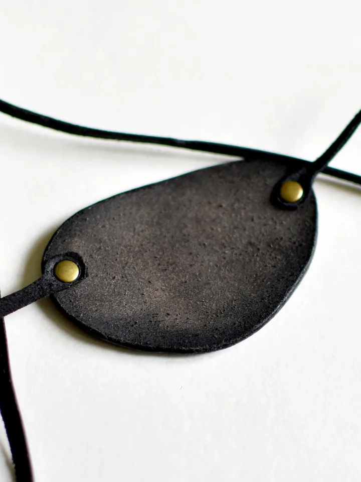 Black leather eye patch to pirate cosplay costume, pirate eye patch to custom cosplay costume.