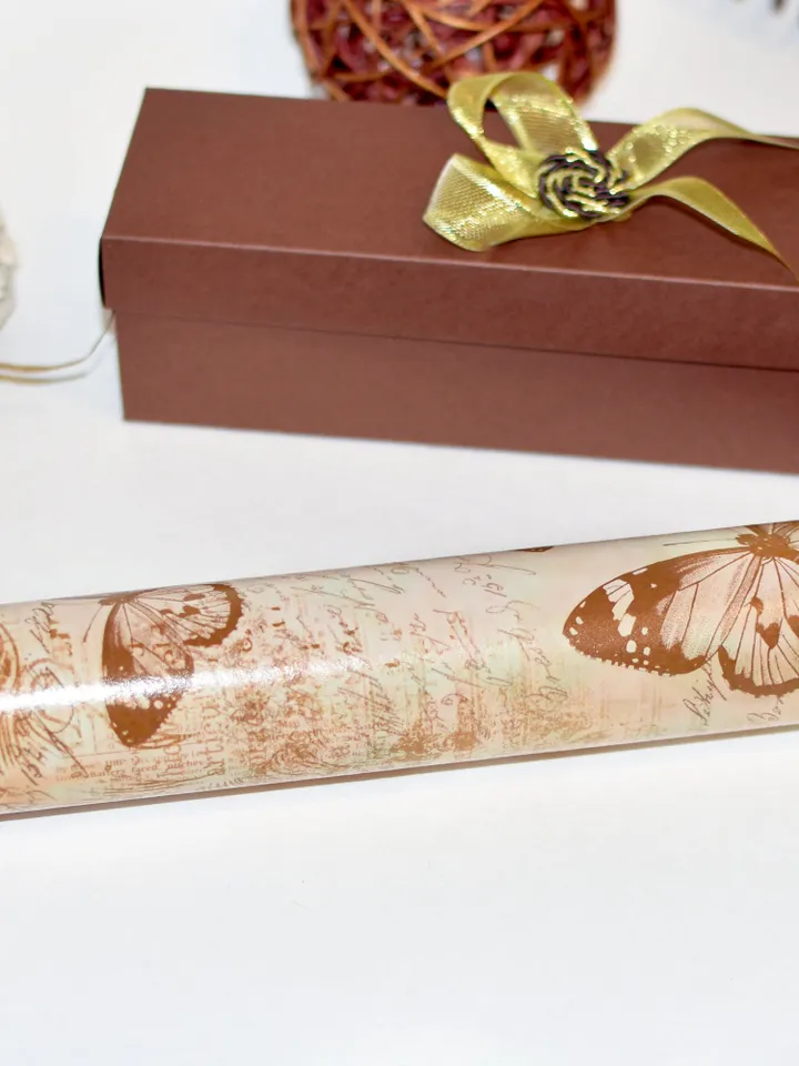 Wooden wedding gifts for husband. Parent gifts for wedding or anniversary gift with map print vintage.