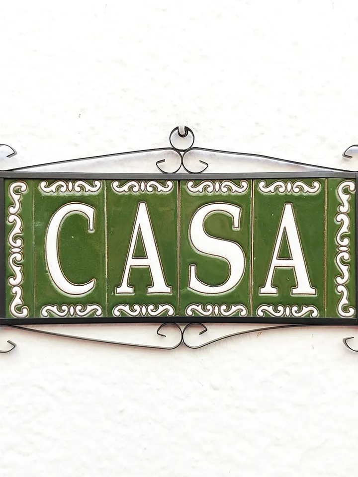 Ceramic letters and numbers 11cm (4.3") for the wall - Hand-glazed in Spain - "VERDE-Fondo" models - Ceramic letters number -