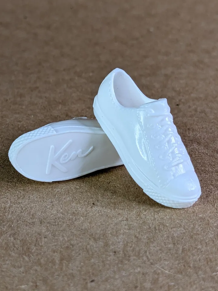 Classic white low top sneakers with laces for 1/6 scale male dolls