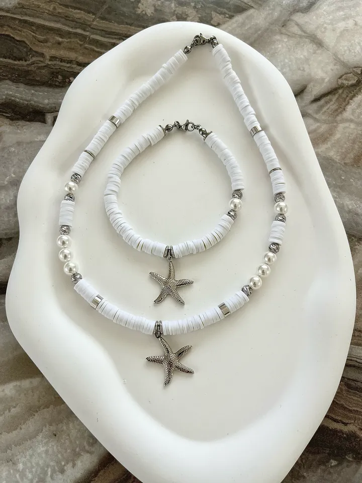 Necklace and bracelet made of rubber