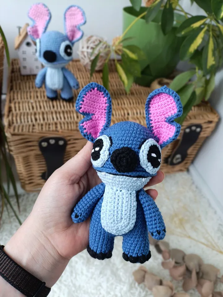 Amigurumi Stitch crochet pattern. Amigurumi PDF pattern blue alien.