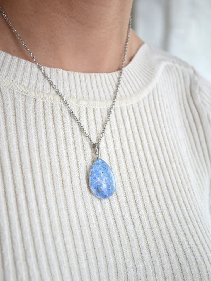 Pendant Forget-me-not in resin. Necklace with real forget-me-nots. Valentine's Day Gift