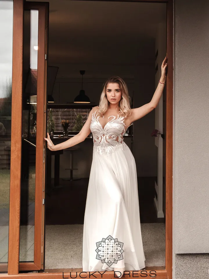 Wedding dress Elven wedding dress off white Silk wedding dress Elven bridal gown Flowy wedding dress sexy Custom wedding dress / Catrice