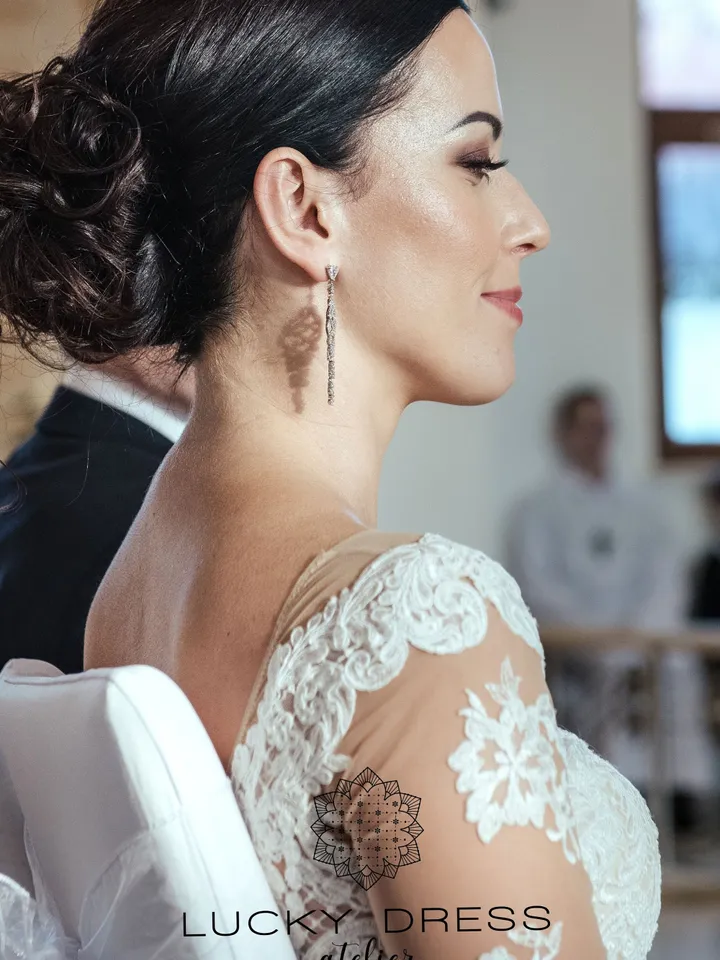 Custom wedding dress long sleeve Bespoke wedding dress corset Tailored wedding dress lace Winter wedding dress crepe Mermaid dress / Madlen