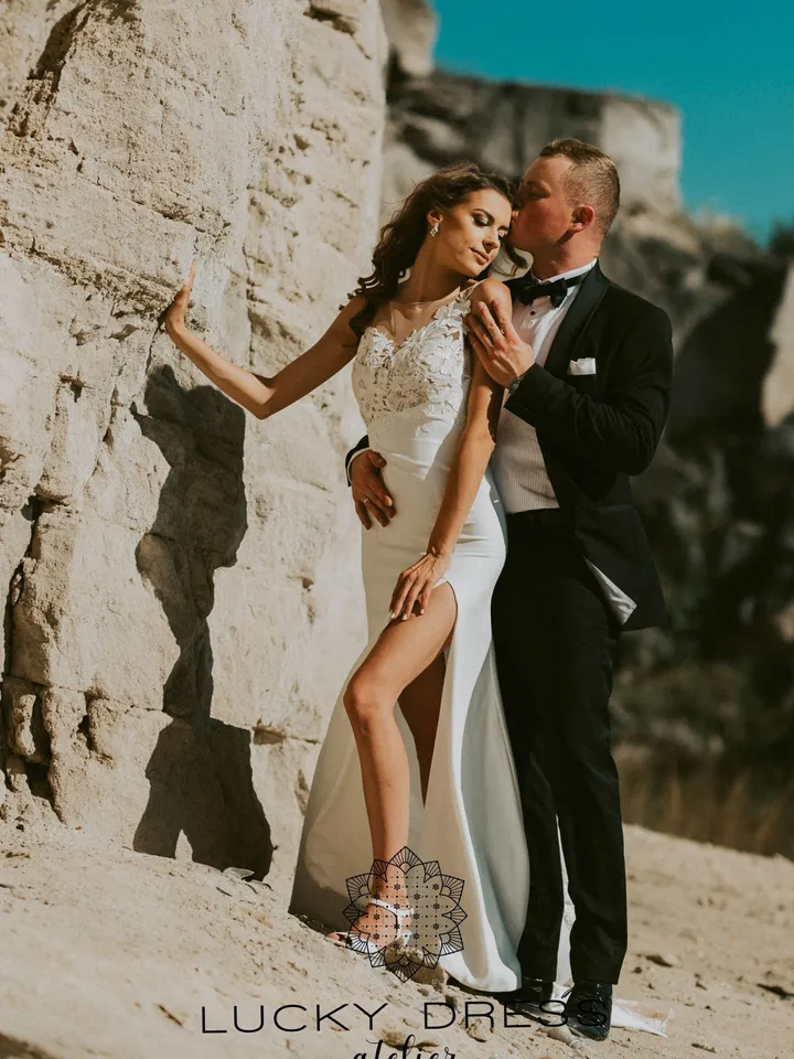 Mermaid wedding dress sexy One shoulder wedding dress fitted Crepe wedding dress with leg slit Couture wedding dress courthouse / Melisandre