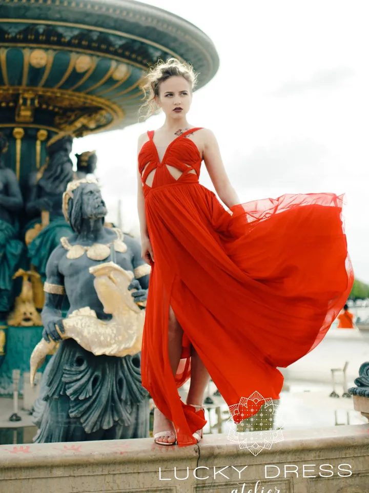 Simple wedding dress red Courthouse wedding dress goddess Minimalist wedding dress tulle Garden wedding dress custom Slit dress / Roksana