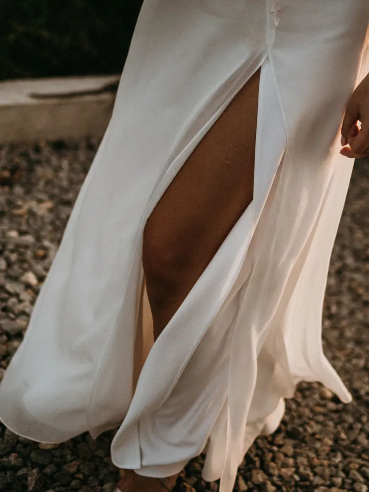 Elopement wedding dress Courthouse wedding dress plus size Gold wedding dress flowy Sheath wedding dress sexy Garden wedding dress / Magda