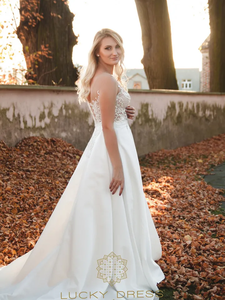 Wedding dress flowy Illusion wedding dress Satin wedding dress Bridal gown Illusion sleeves wedding dress Empire wedding dress / Blanka