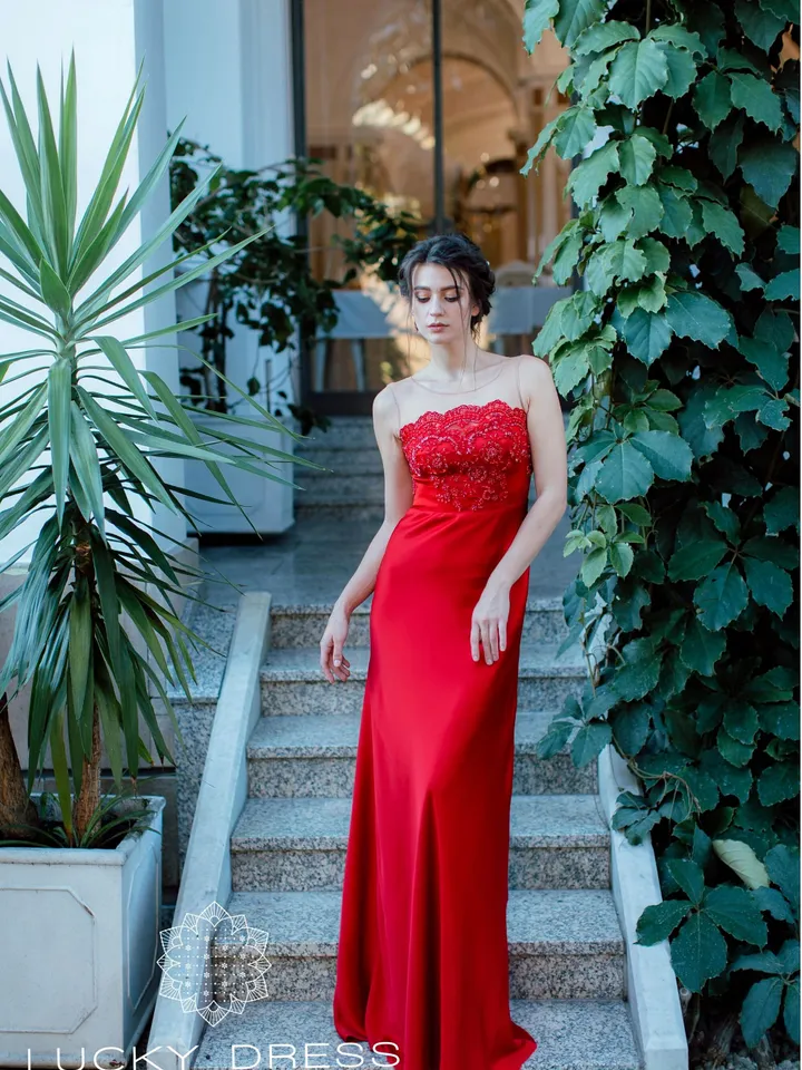 Simple wedding dress courthouse Red wedding dress satin Minimalist wedding dress lace Garden wedding dress custom Valentino dress / Pelagia