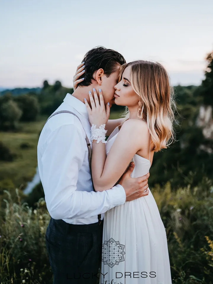 Elopement wedding dress flowy Muslin wedding dress spaghetti straps Courthouse wedding dress simple Custom wedding dress garden / Miriam II