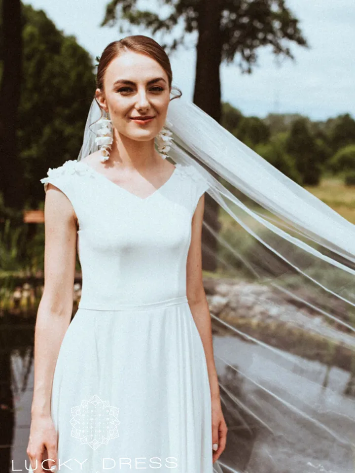 Simple wedding dress Silk wedding dress Minimalist wedding dress Flowy wedding dress Courthouse wedding dress Modest dress / Aleksandre