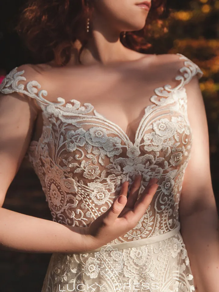 Elopement wedding dress Courthouse wedding dress short sleeves Sexy wedding dress garden Floral wedding dress backless Illusion dress /Polly