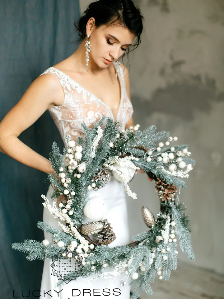 Winter wedding dress crepe Mermaid wedding dress sexy Bridal gown Backless wedding dress lace Feather wedding dress custom Courthouse / Era