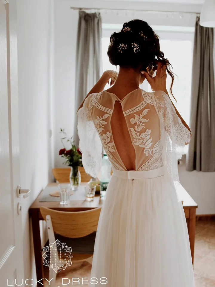 Elopement wedding dress lace Courthouse wedding dress butterfly sleeves Garden wedding dress floral Barn wedding dress tulle Custom / Alice