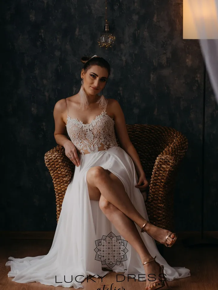 Simple wedding dress Backless wedding dress Boho wedding dress Beach wedding dress Flowy wedding dress Sexy wedding dress Slit / Dorothy II