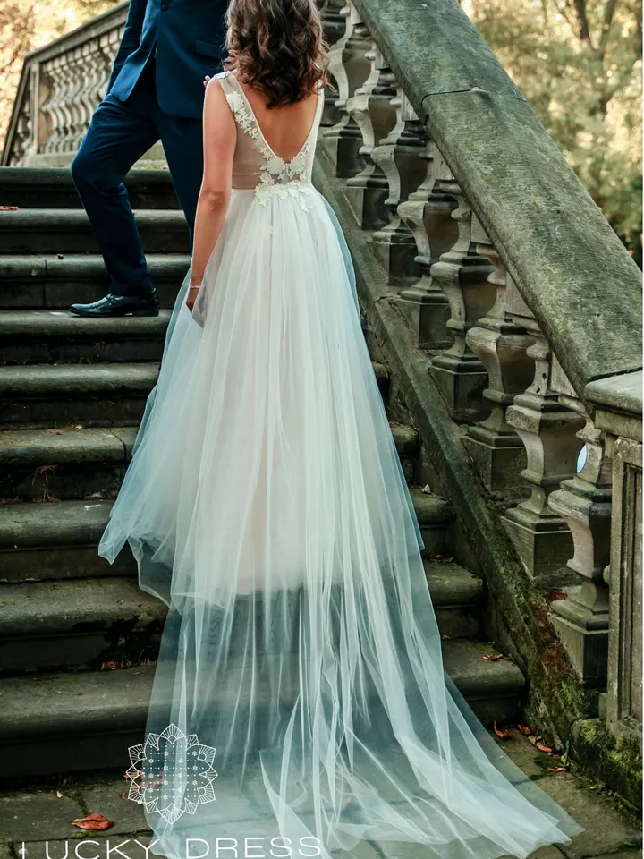 Custom wedding dress glitter Tailored wedding dress tulle Bespoke wedding dress A line Deep V wedding dress champagne Lace dress / Gabriela