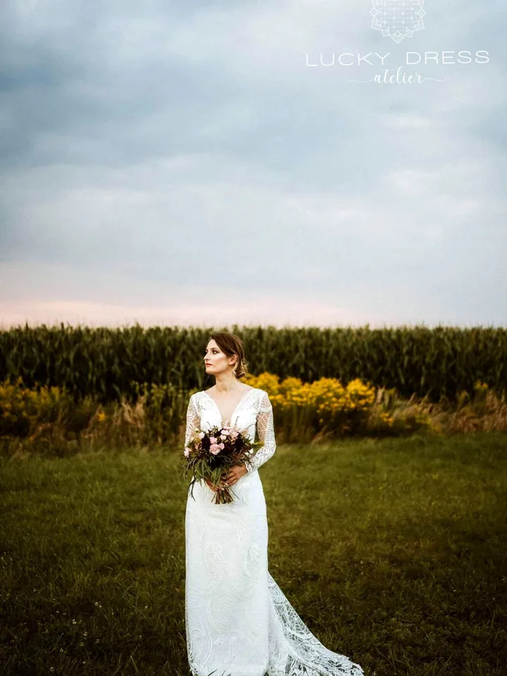 Lace wedding dress Alternative wedding dress Spiderweb lace wedding dress Black wedding dress Illusion wedding dress Long sleeve / Charlotte