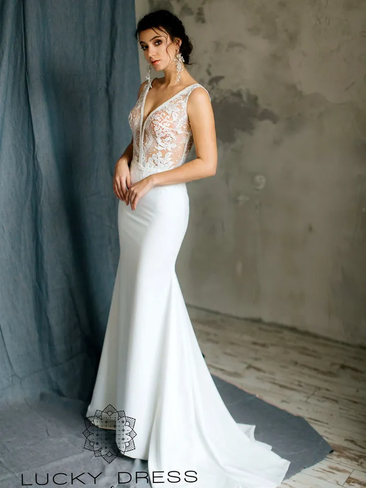 Winter wedding dress crepe Mermaid wedding dress sexy Bridal gown Backless wedding dress lace Feather wedding dress custom Courthouse / Era