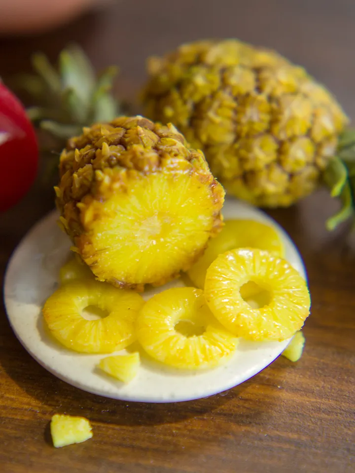 TUTORIAL Miniature Ripe Pineapple with polymer clay
