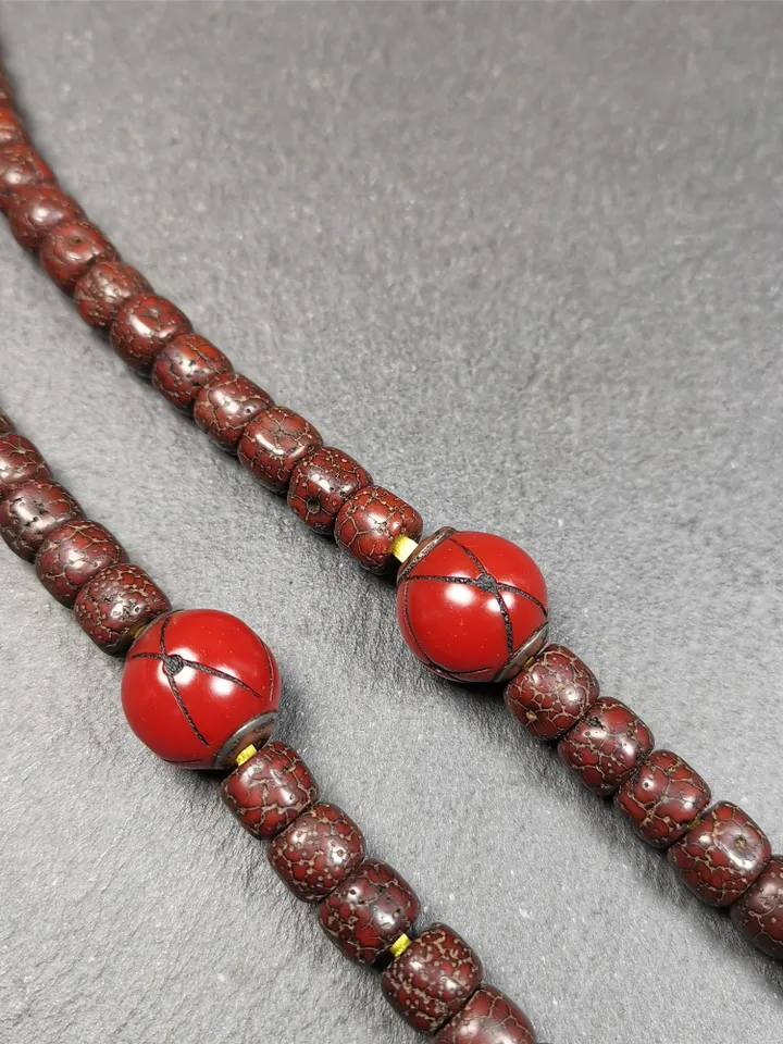 Gandhanra Handmade 1 Pair of Red Plastic Spacer Beads,Marker Beads for Mala Necklace,Prayer Beads Accessories,0.6&quot; × 0.6&quot;