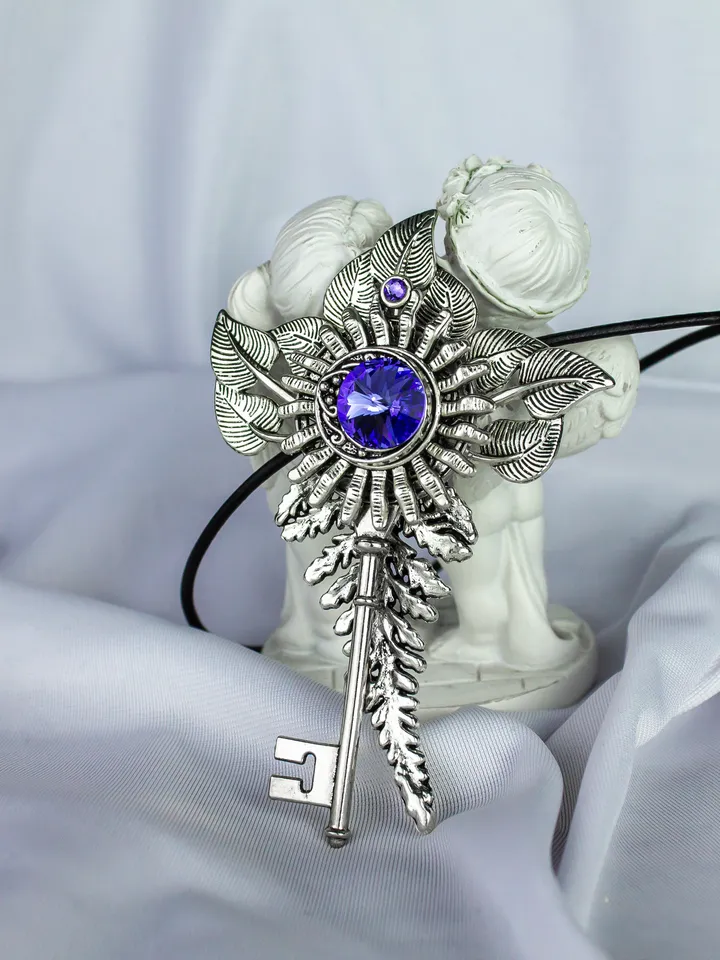 Handmade Key Pendant with Swarovski Crystals – Unique Leaf & Sunflower Design Necklace
