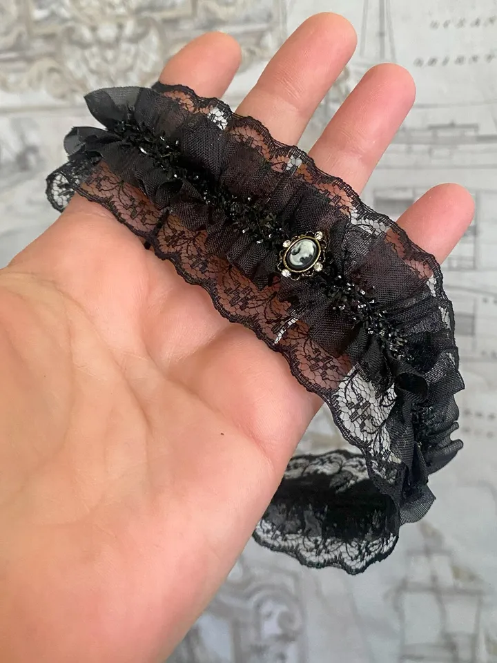 Choker around the neck. Handmade jewelry.