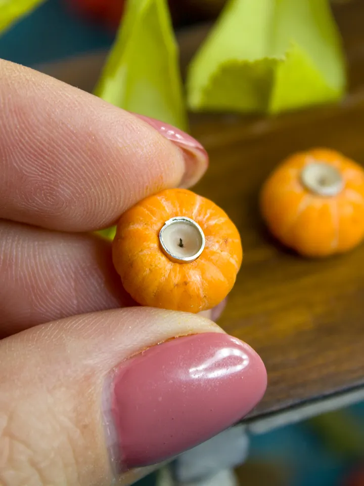 TUTORIAL Miniature candles in pumpkins with polymer clay
