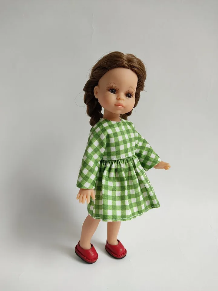 PDF sewing pattern for mini Paola Reina dolls.