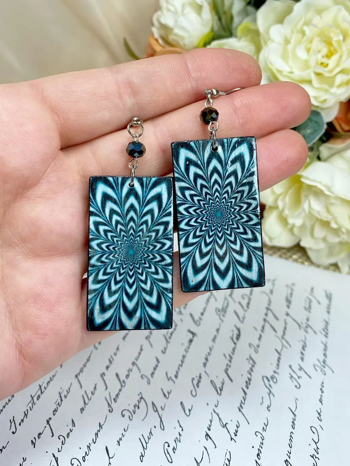 Handmade earrings. Optical illusion. Individual design.