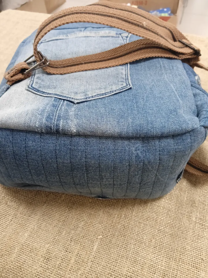 Fastion unisex canvas Handmade denim backpack, travel bag, casual backpack, for study and leisure, recycled jeans backpack, with 7 pockets.
