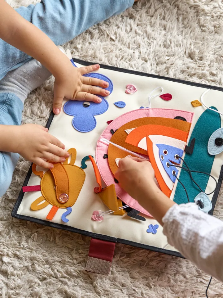 felt busy board, travel toddler busy board soft, kinderkrama