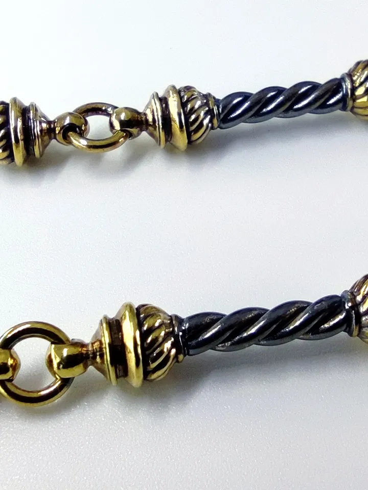 A gorgeous bracelet with an original weave