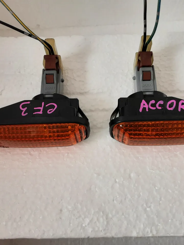 USED Genuine STANLEY Honda Civic EK9 JDM OEM Amber Side Marker Lights