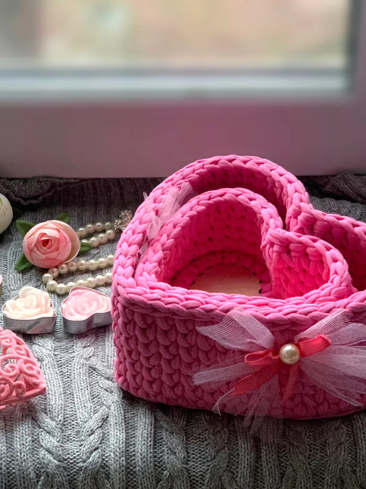 Crochet set 2 baskets hearts, Valentines gift box, pink bathroom storage, eco friendly container, candy holder