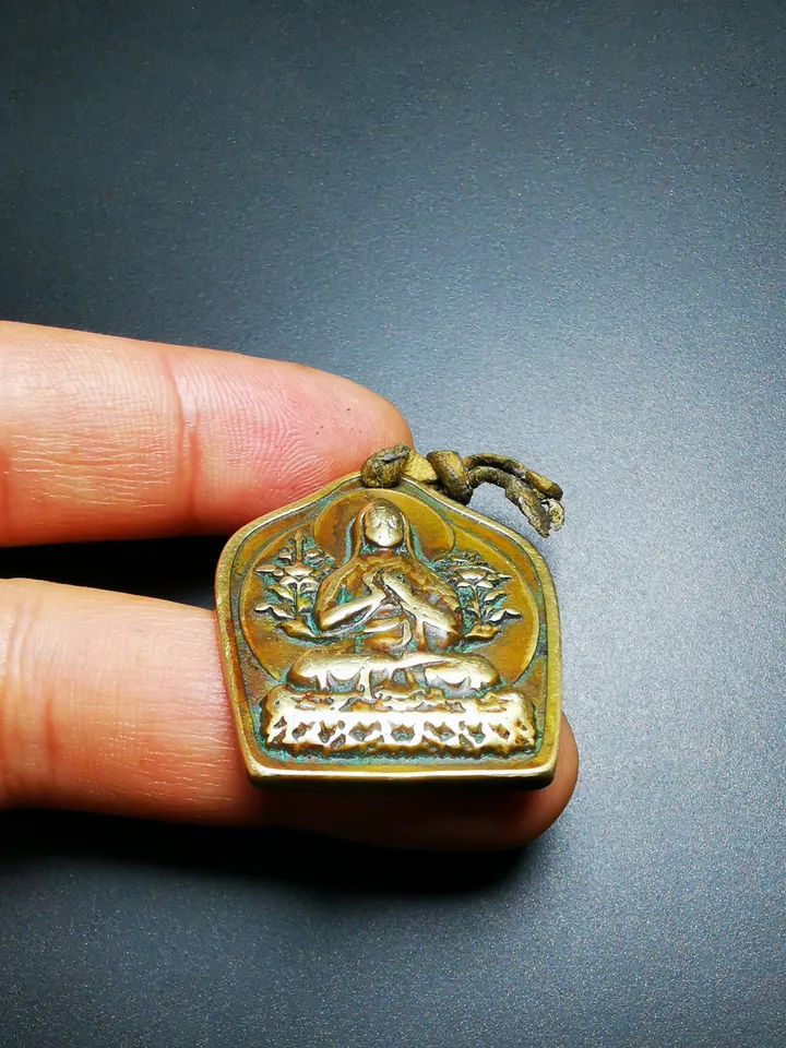 Gandhanra Antique Tibetan Buddhist Protective Pendant,Je Tsongkhapa Amulet,Losang Drakpa,Je Rinpoche,Made of Brass