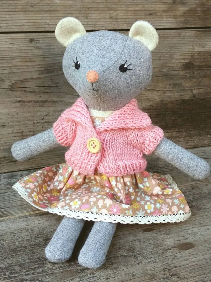 Gray mouse girl, handmade stuffed doll, wool plush rat toy, mouse soft toy