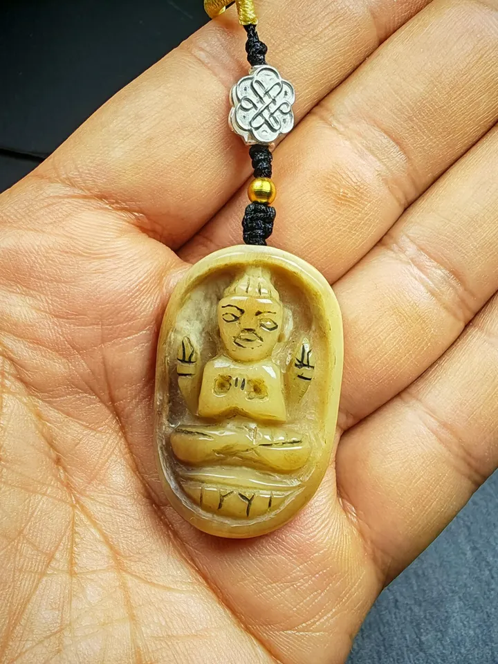 Gandhanra Antique Tibetan Buddhist Amulet,Yak Bone Carved Chenrezig Badge,Spiritual Necklace,Carrved by Lama,40 Years Old