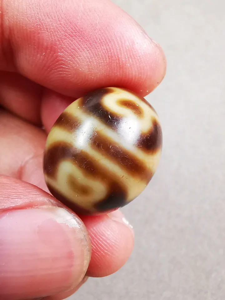 Gandhanra Tibetan Round Lotus Dzi Bead(Darrow or Taklok Dzi),Tibetan Chung,Wealth Amulet,Small Size 21*18 mm