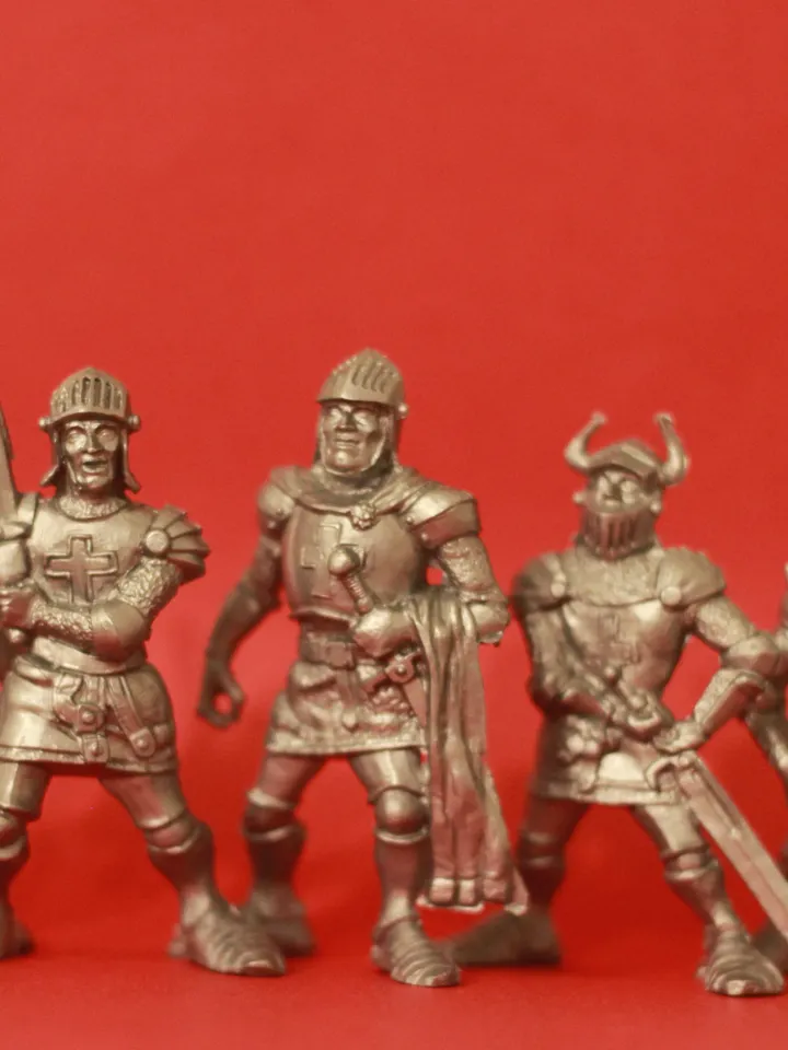 crusader knights, Miniatures 54mm scale, Tabletop Wargaming feudal miniature figures, medieval europe warriors
