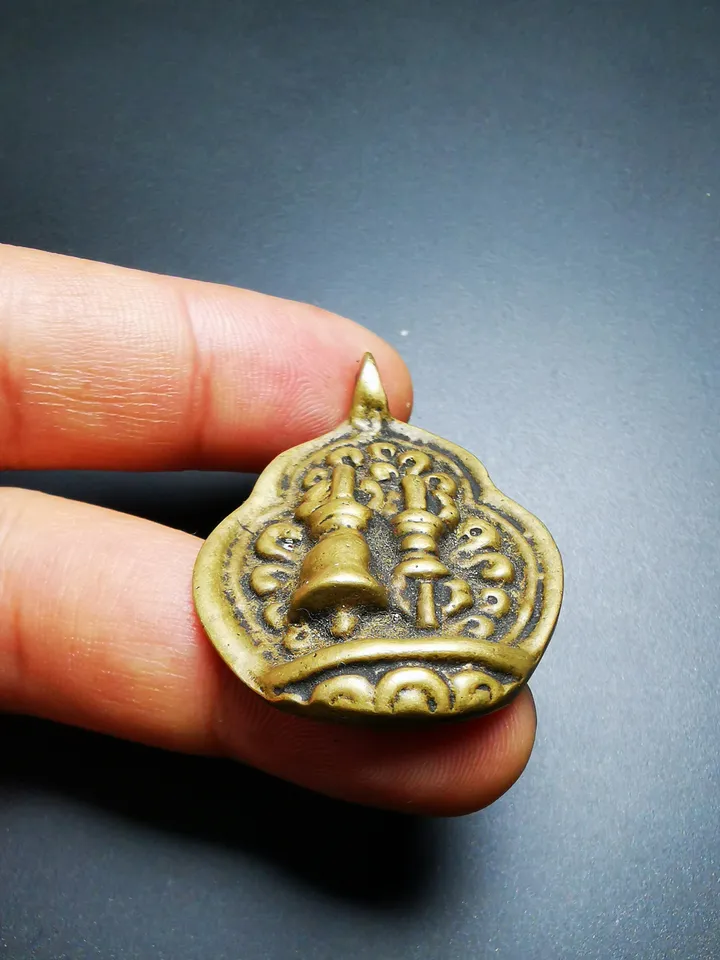 Gandhanra Antique Tibetan Buddhist Protective Amulet Pendant,A Tibetan vajra (club) and tribu (bell),Made of Copper, 50 years old