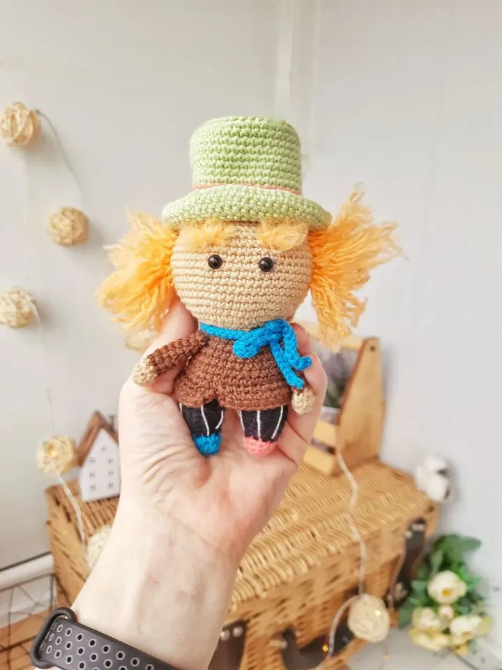 Alice in Wonderland & mad Hatter doll crochet pattern. Amigurumi doll pattern. Crochet cosplay pattern Alice Wonderland
