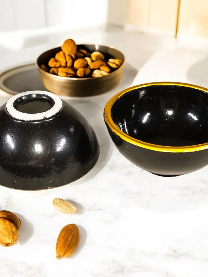 Handcrafted Ceramic Bowl Set | Handpainted 6-Piece Set for Nuts and Dried Fruits | Elegant and Functional Design for Your Dining